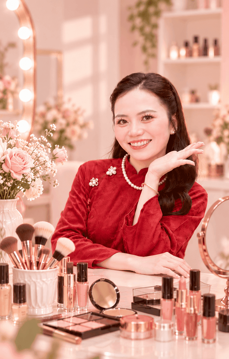 Lưu Hồng — Makeup Artist Chuyên Nghiệp
